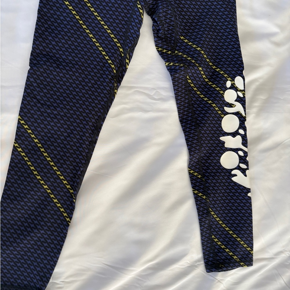 NWT-Free Movement, Free People patterned athletic leggings. - Picture 2 of 6